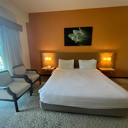 Paradise By The Sea In Penang By Veron At Rainbow Paradise Танджунг-Бунга Экстерьер фото