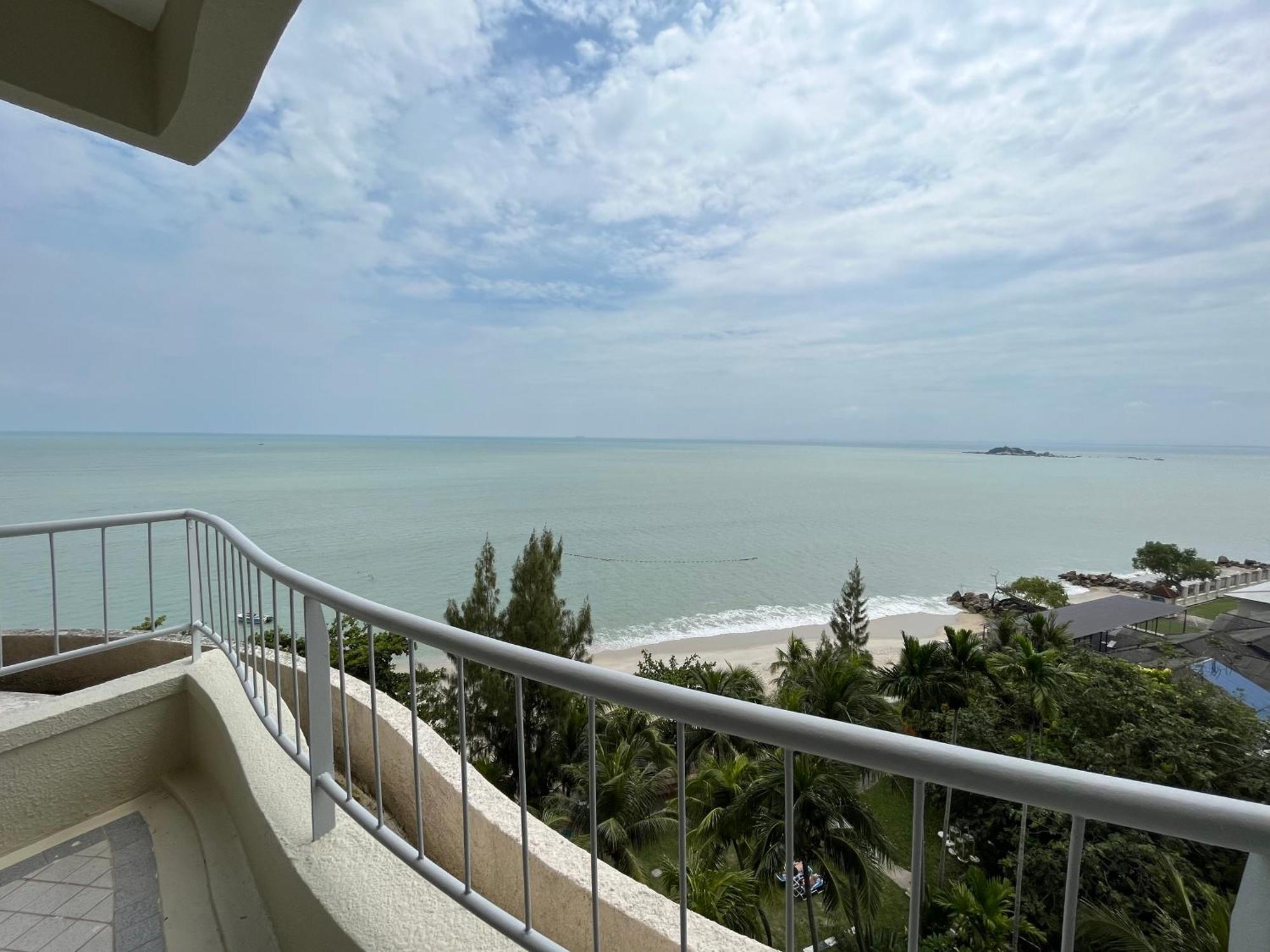 Paradise By The Sea In Penang By Veron At Rainbow Paradise Танджунг-Бунга Экстерьер фото